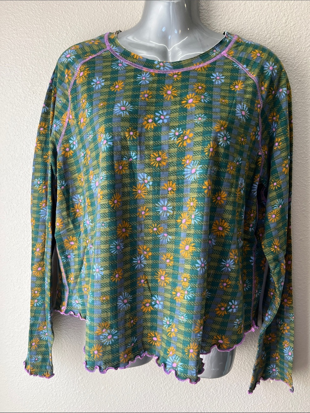 Natural life long sleeved t shirt size XL NWT